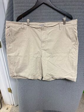 Columbia PFG Men's Classic Chino Shorts in Khaki